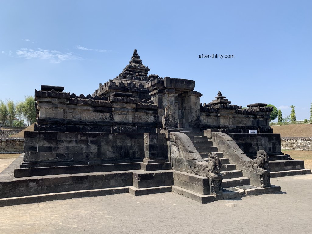 Sambisari temple